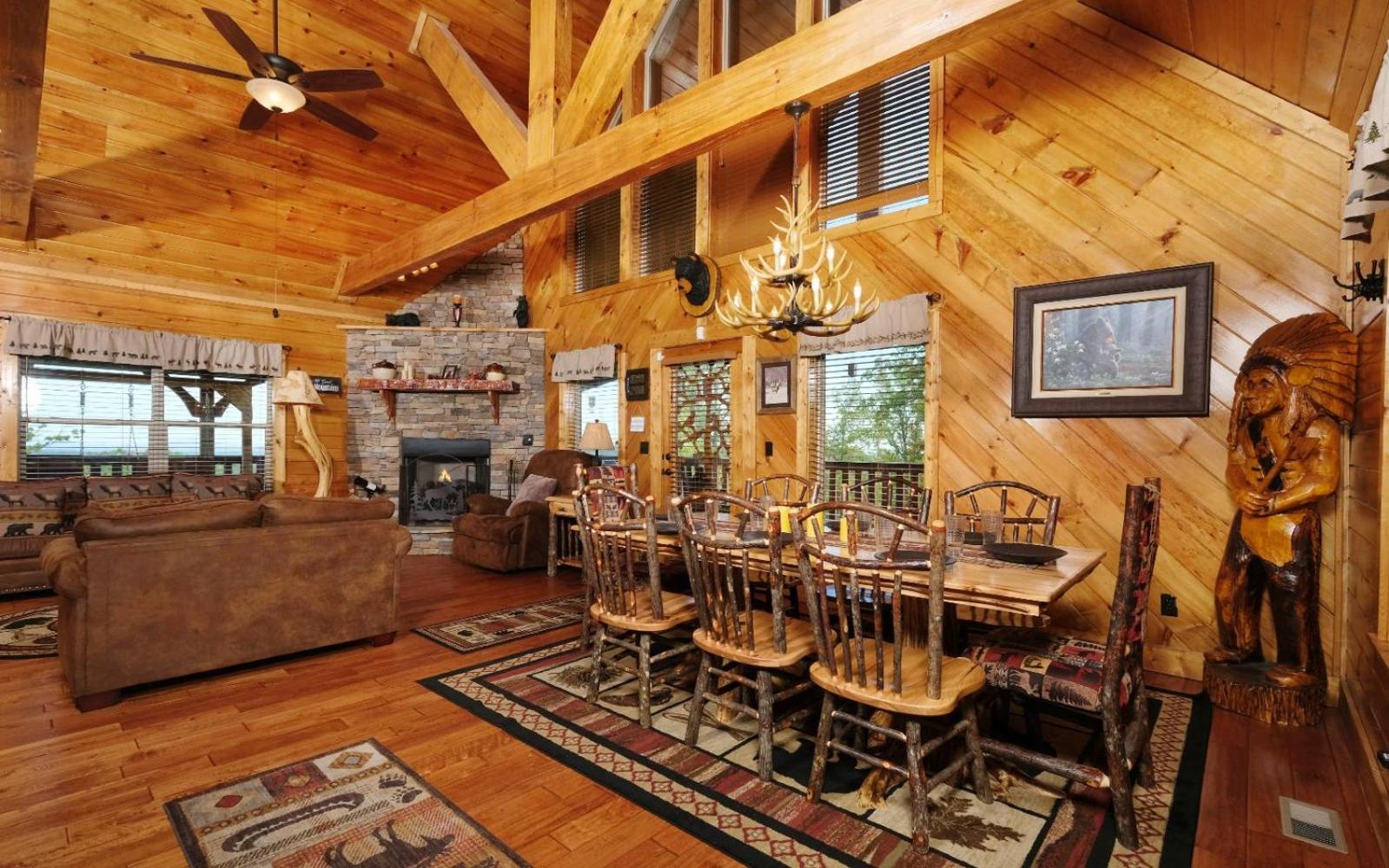 Foto 8: A Cloud 9 - Gorgeous Mountain Views, Outdoor Hot Tub + Game Room with Pool Table & More!