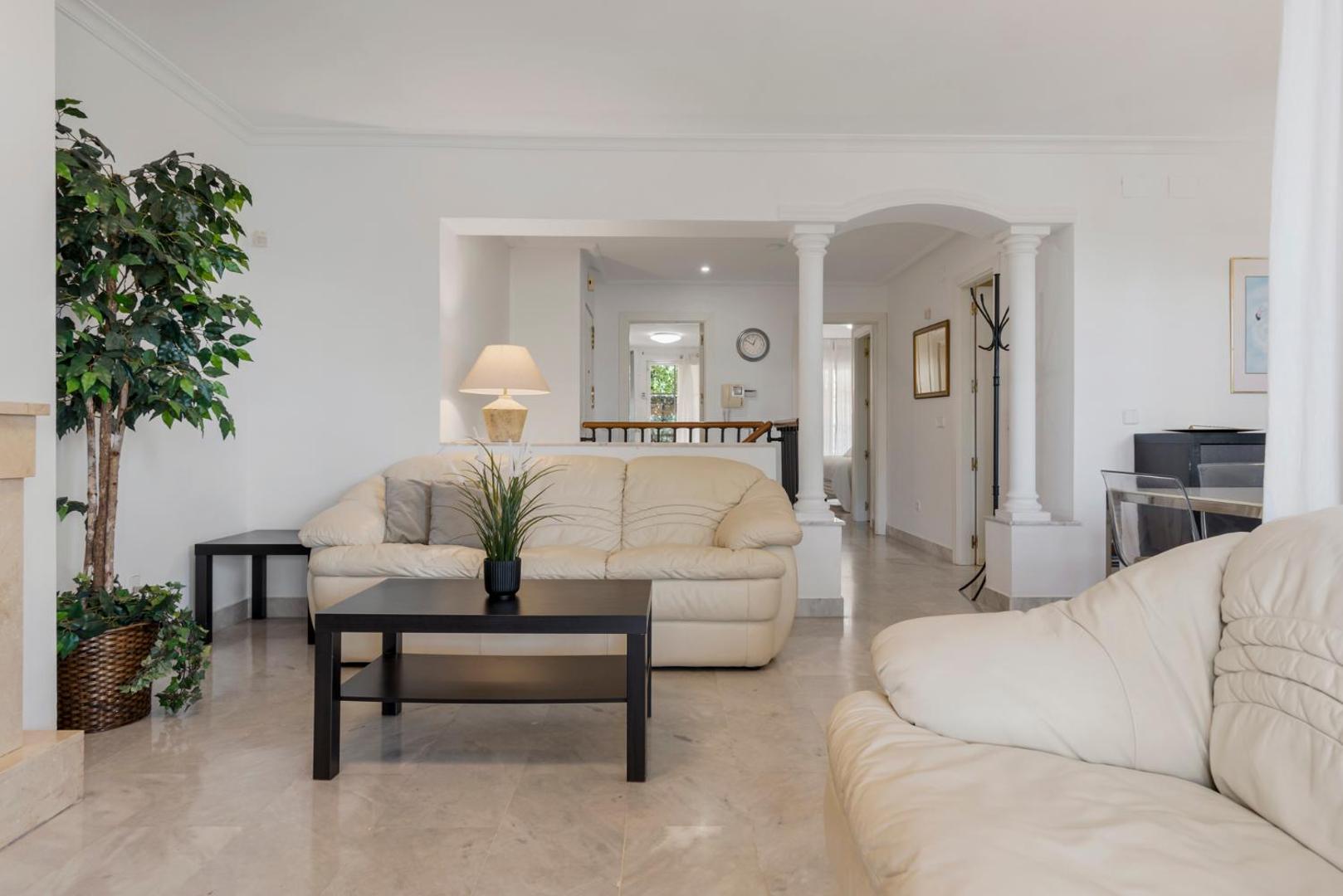 Duplex in Puerto Banus by Costarentals - Ref M40 photo 10