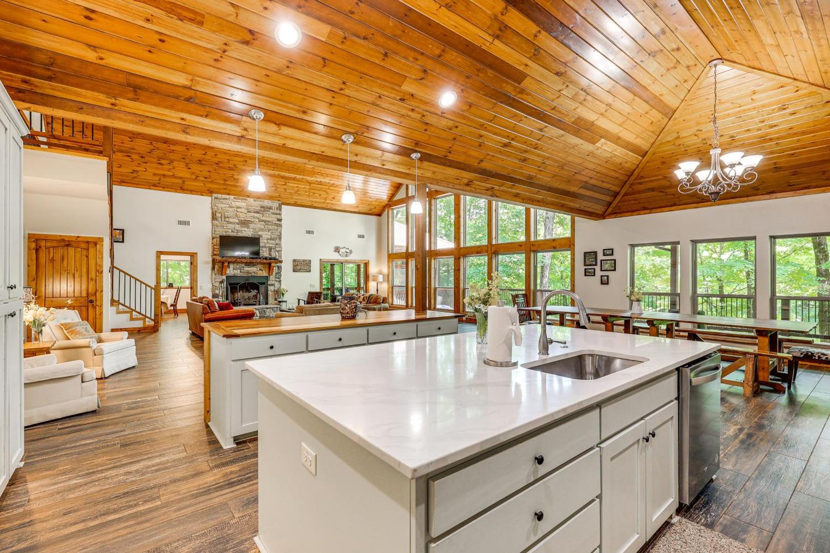 Billede 10: Cabin on 23 Acres with Creek Access in Broken Bow