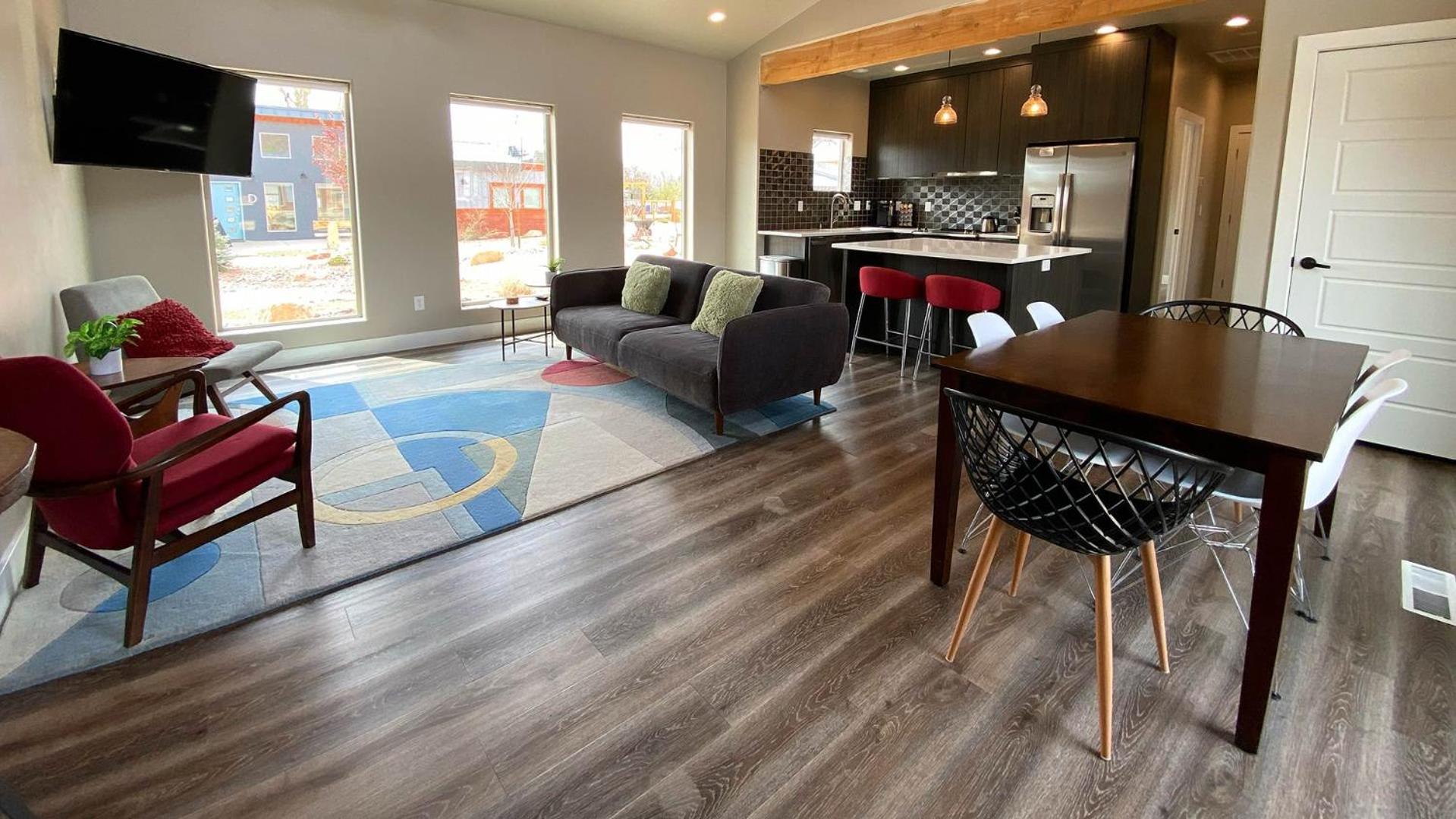 Fotografia 6: Timber & Tin F 2Bed 2Bath w Pool & Rooftop Deck