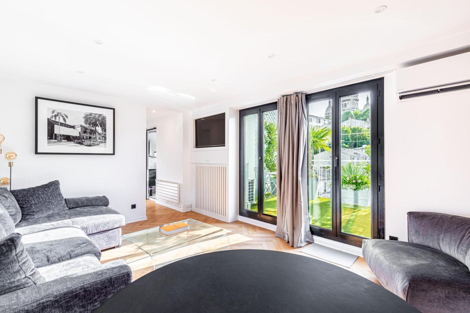 Billede 3: GuestReady - Paris Charm with Montmartre View