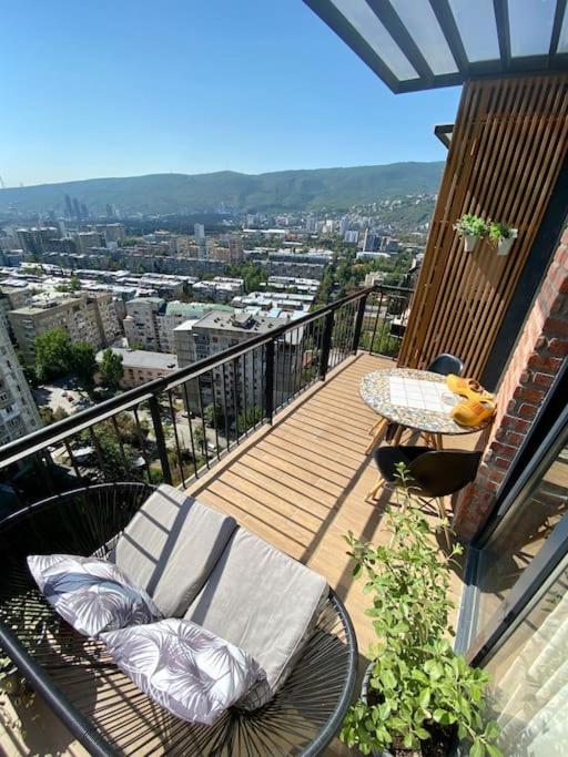 Billede 8: Triplex with Tbilisi view