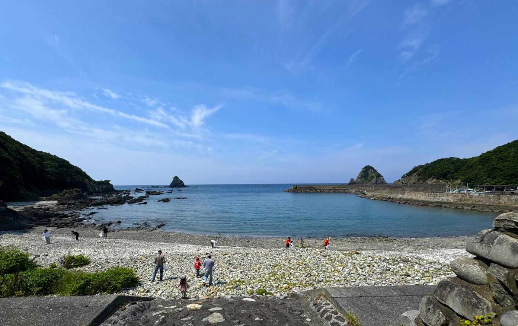 Fotografia 10: 海と西一棟貸し宿