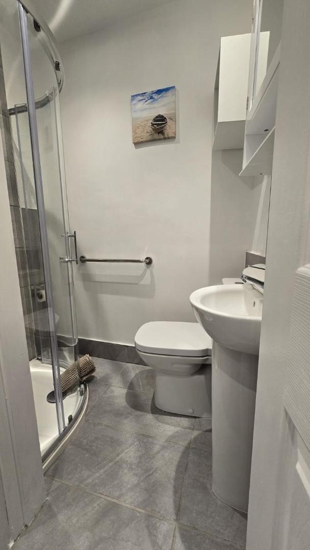 Zdjęcie 7: Central & Stylish, Two Bed, Two Bath
