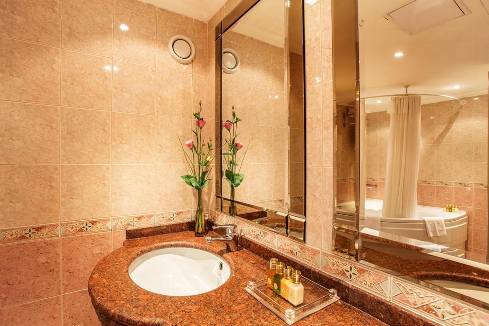 Foto 4: Ramada by Wyndham Sofia City Center