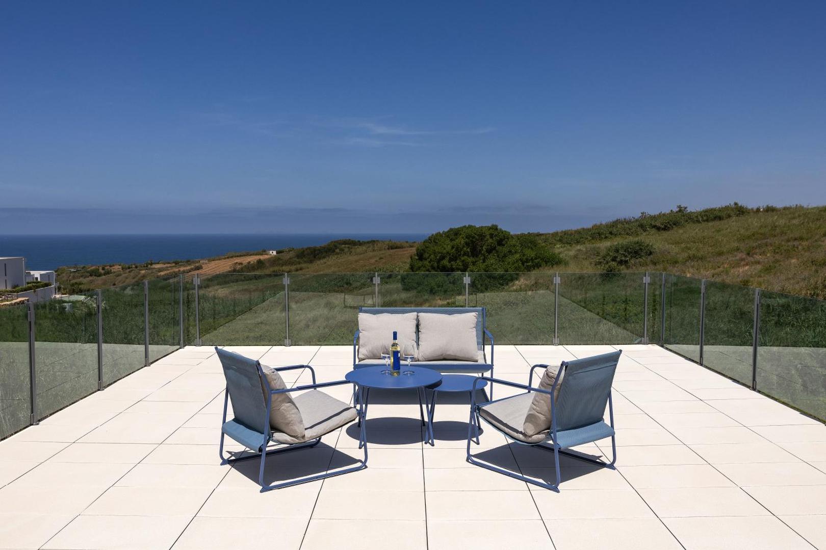 Bild 3: Poolside & Seaview Villa