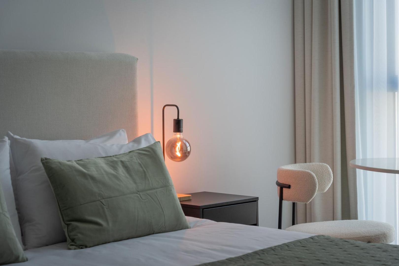 Zdjęcie 7: Waves - Comfort and Style in a 21st-Floor Studio With View