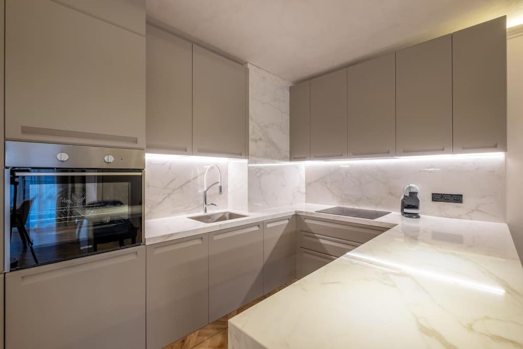 Fotografia 10: SOFapart Stylish & Fancy Place with 1 BDR