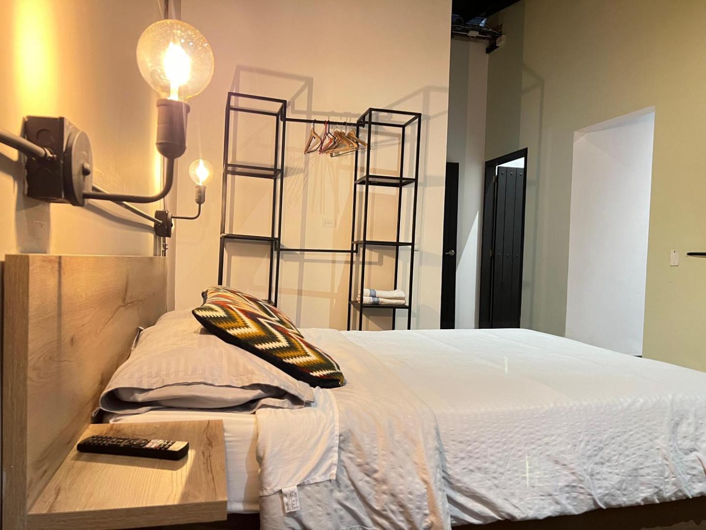 Φωτογραφία 8: Studio in Poblado near Envigado FRN103 By Roots Rentals