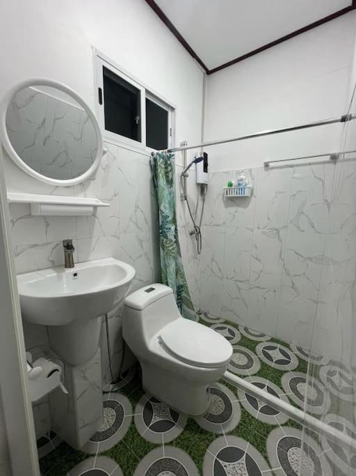 Kuva 5: Spacious & Picturesque Retreat near National Park!