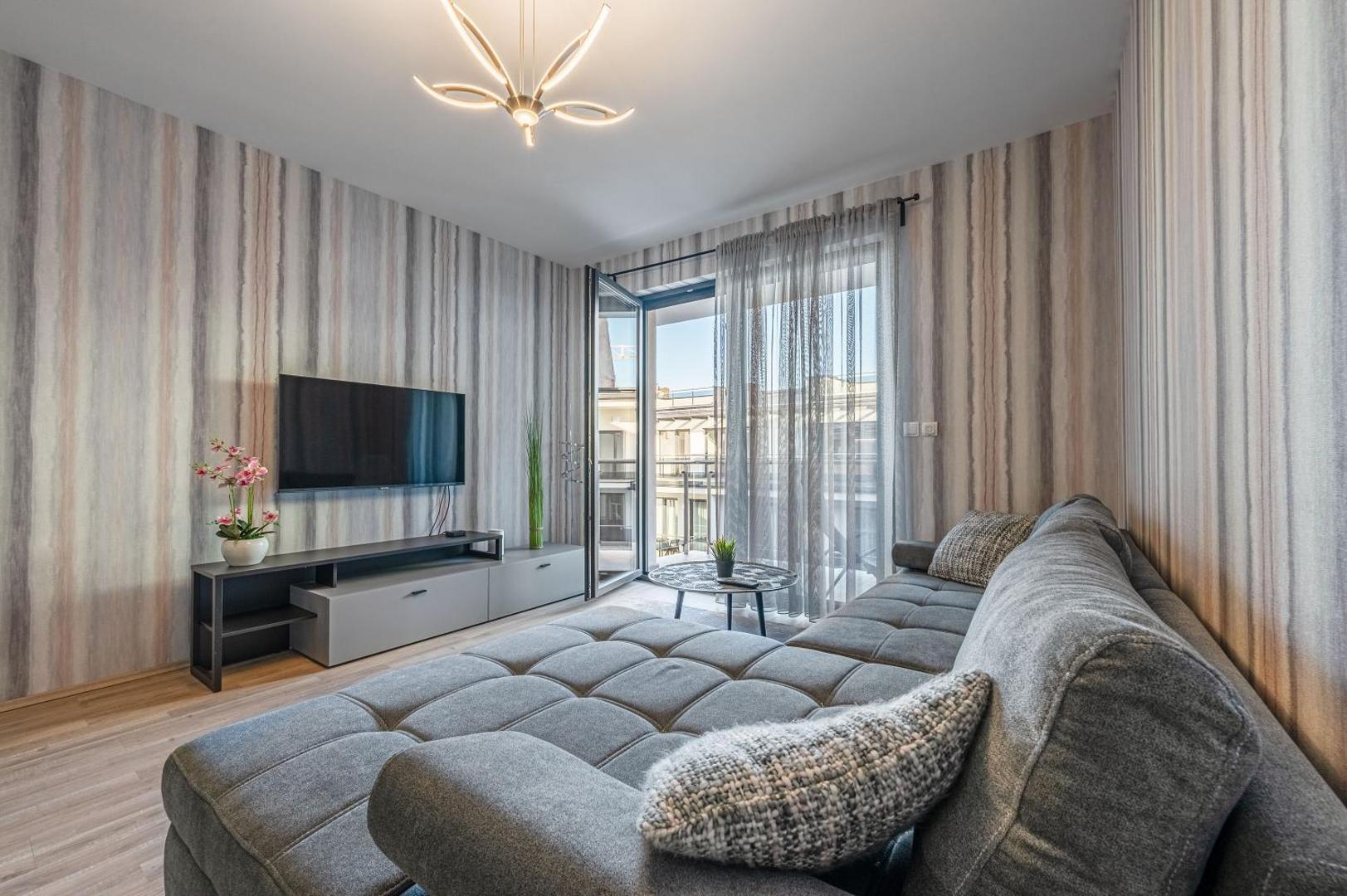 Kuva 3: Condos with Garage and Balcony in City Center