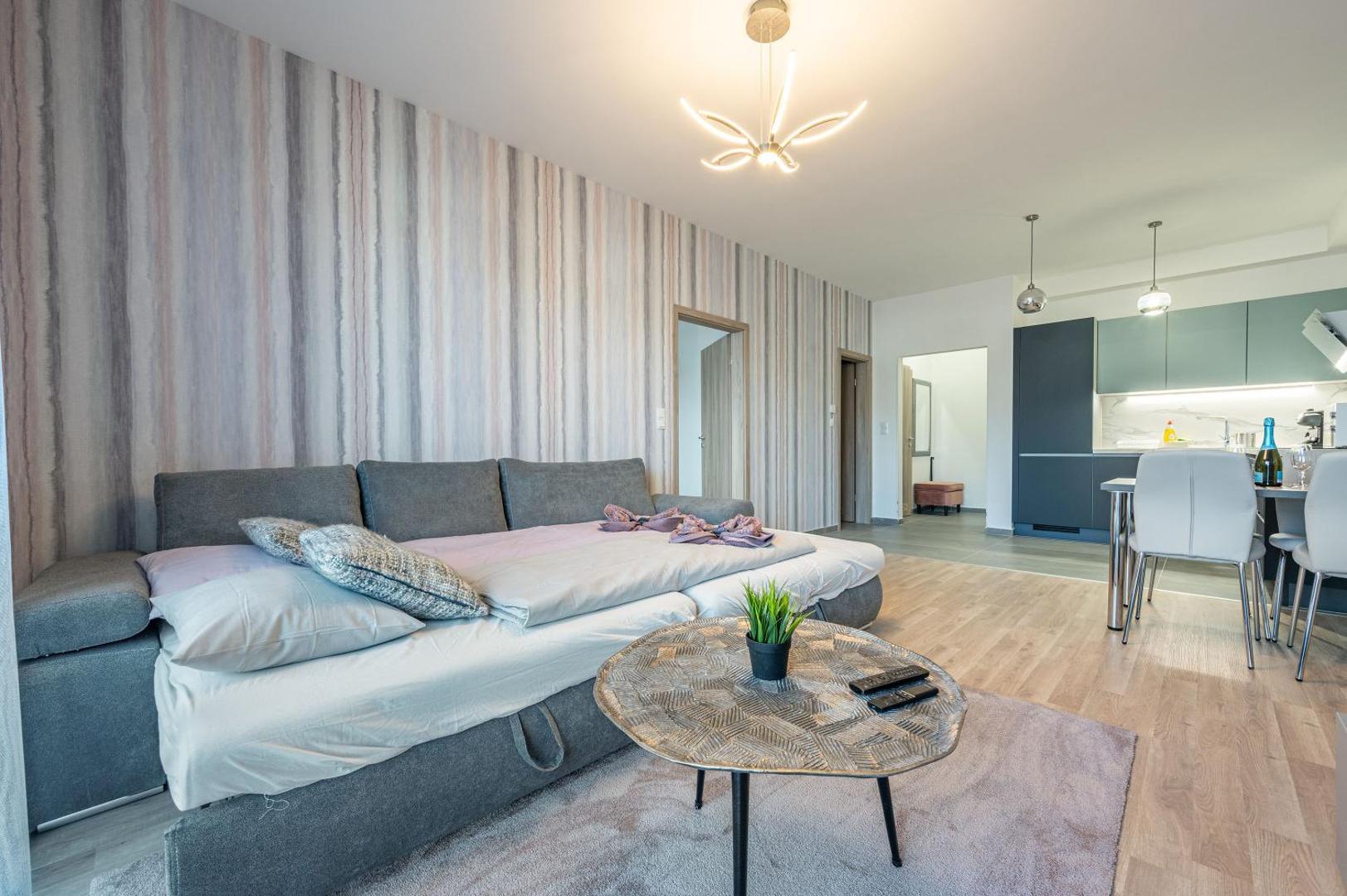 Kuva 4: Condos with Garage and Balcony in City Center