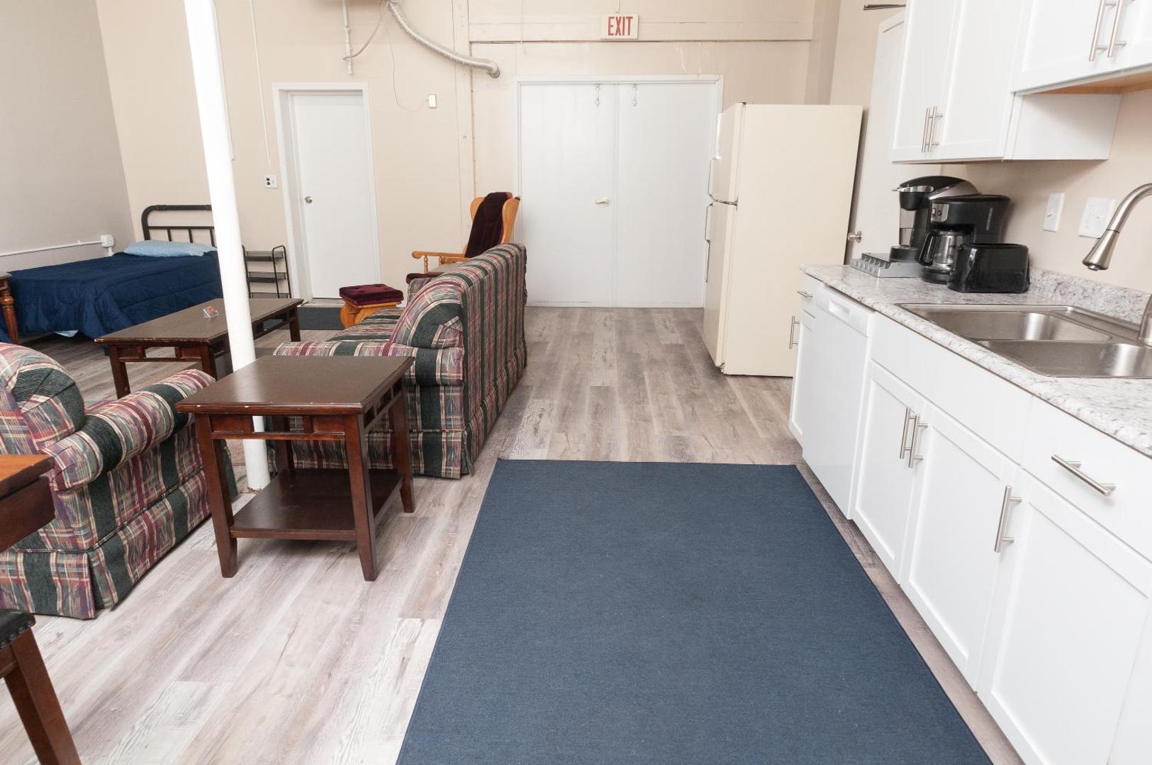 Foto 10: 2 Bed, 1 Bath, Lower Level Loft