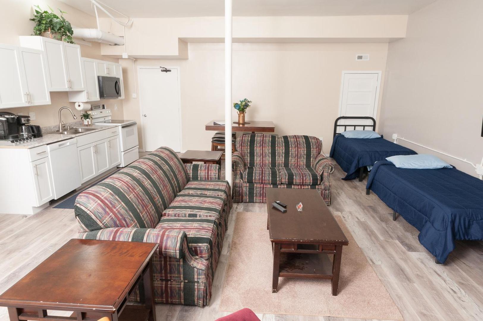 Foto 3: 2 Bed, 1 Bath, Lower Level Loft