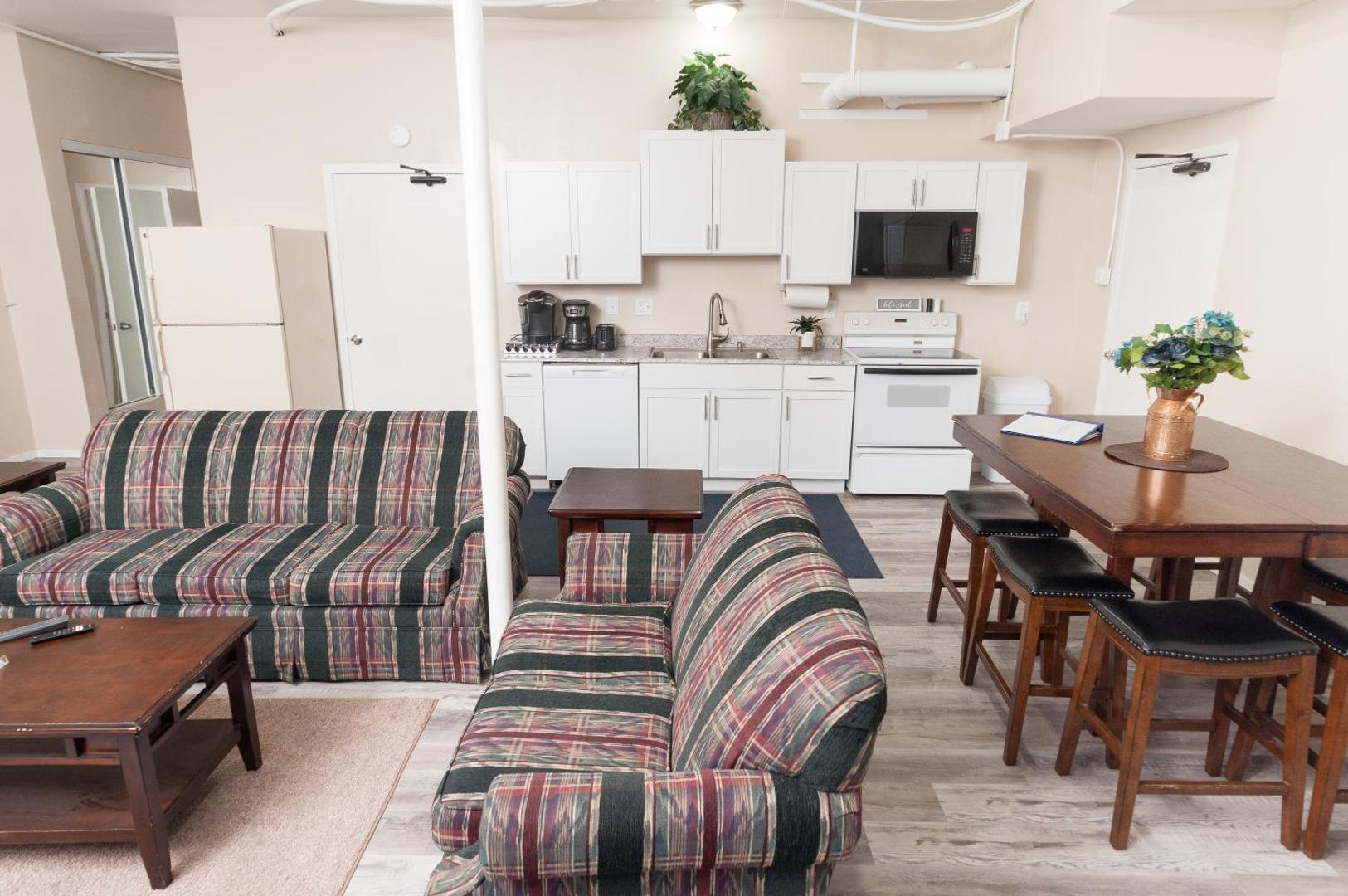 Foto 6: 2 Bed, 1 Bath, Lower Level Loft