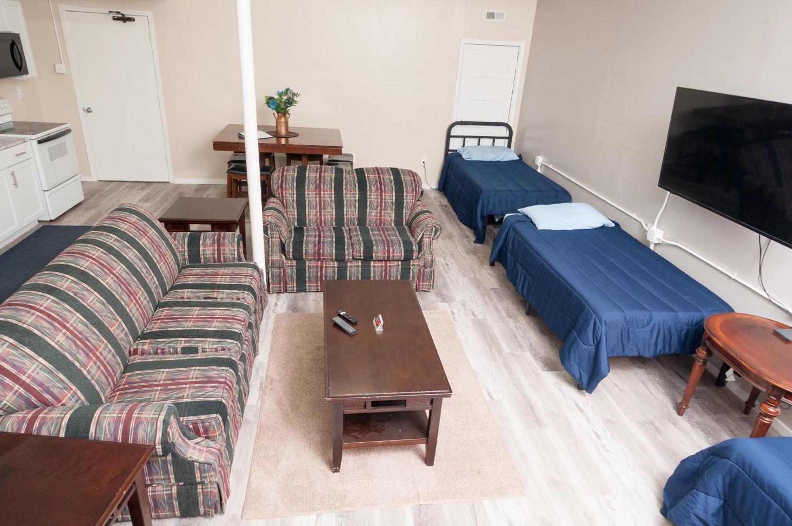 Foto 4: 2 Bed, 1 Bath, Lower Level Loft
