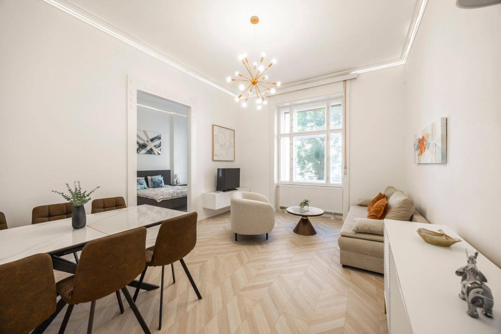 Foto 2: Classy & Cozy Dream Home in the Center of Budapest
