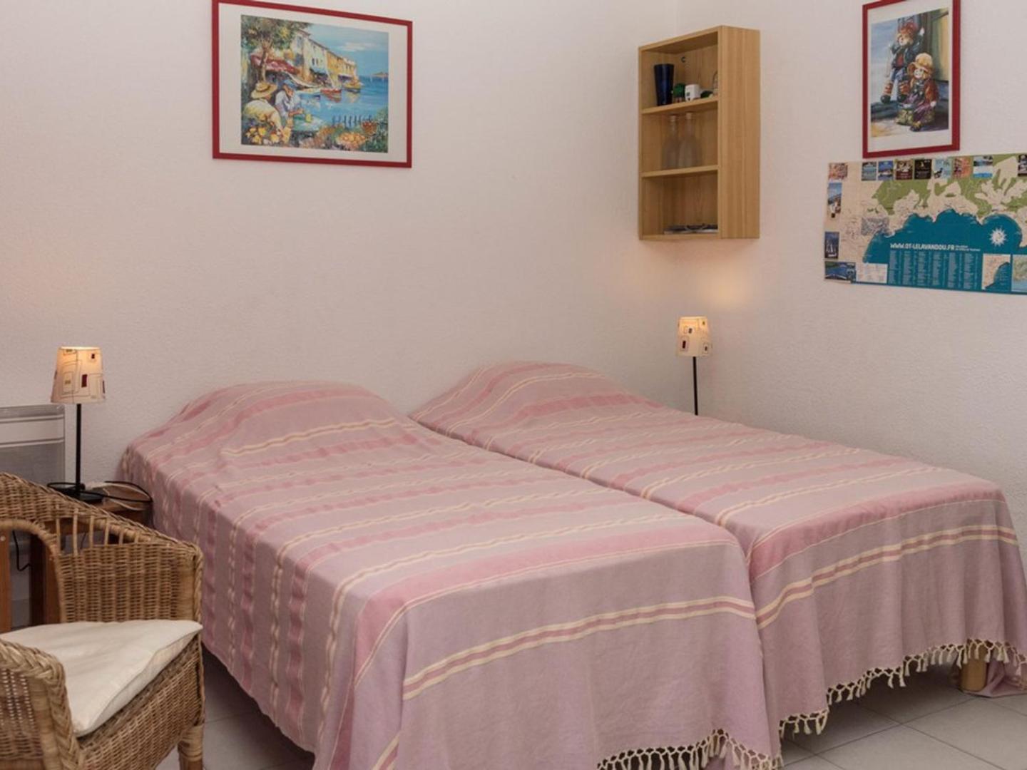 Studio + cabine 4 pers avec parking et wifi au Lavandou - FR-1-803-49の写真4