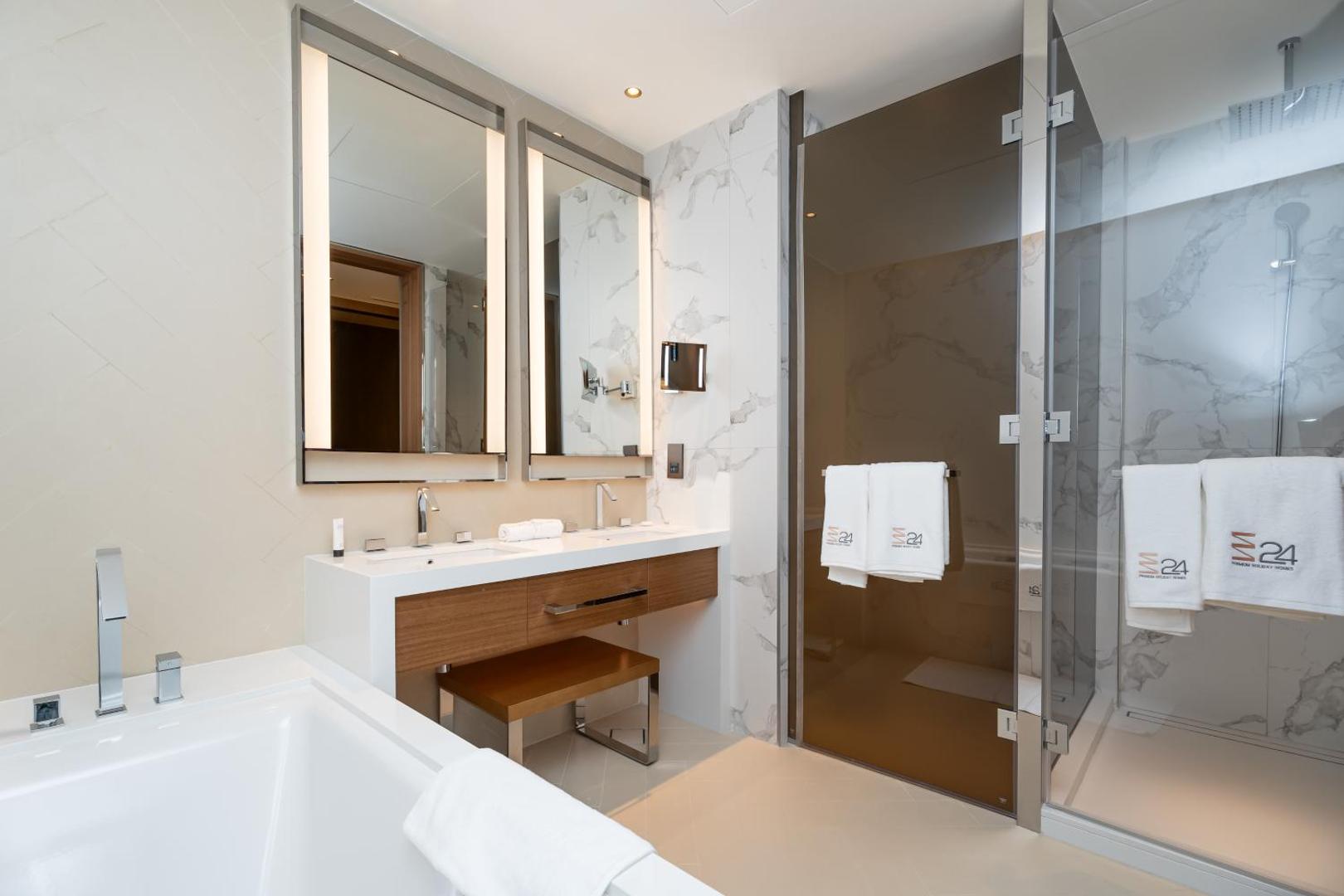 Kuva 10: Escape24 2BR in Address Opera with Skyline Views near Burj Khalifa