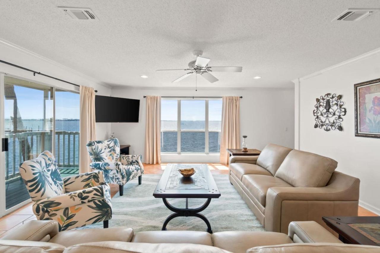 Spacious 3-Story Bayfront Home Perfect for Family Fun & Relaxation的照片2