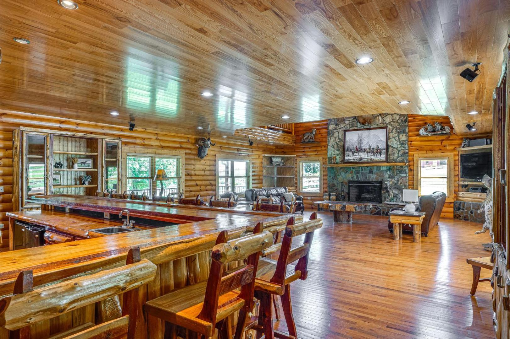 Fotografie 10: Rustic Retreat in Hickman on 160 Acres with Views!