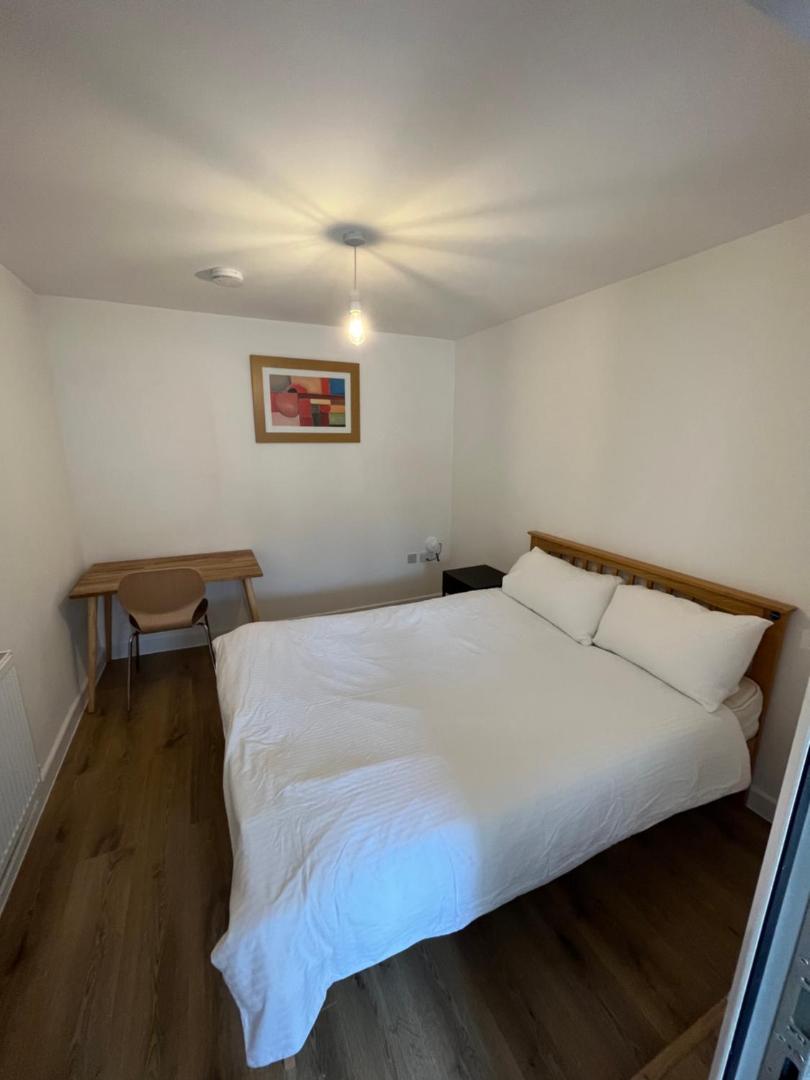 Fotografie 3: 1BD Flat with Patio - 5 min to London City Airport