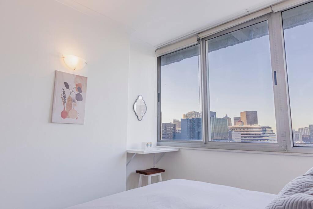 Photo 10 : Perspective on Roland Cape Town