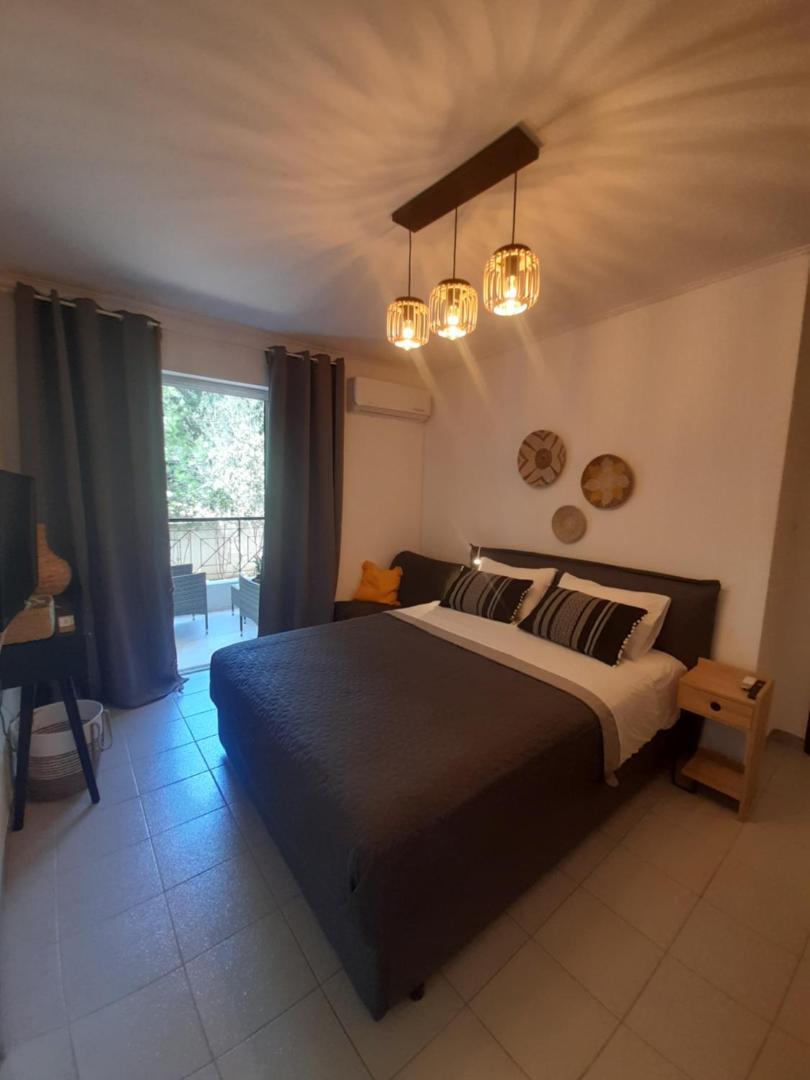 Foto 2: Chic & Calm apartment 3 minutes walk to Rafina Beach