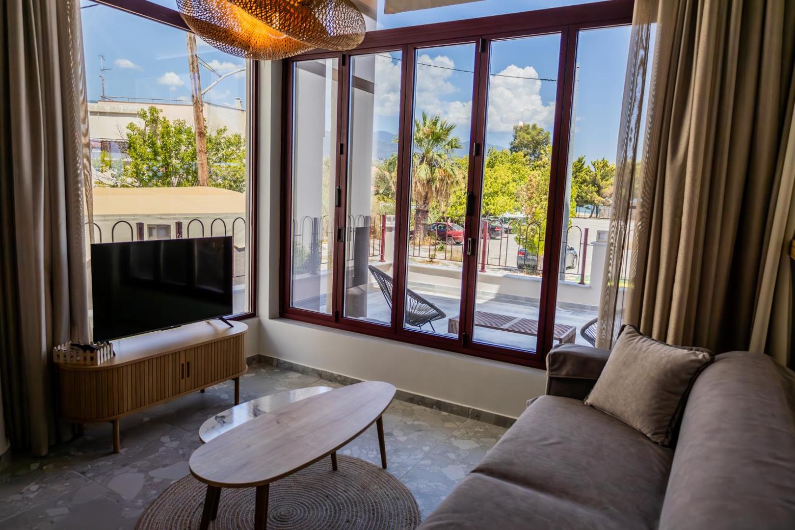 Foto 2: Take me here with a sea view by Salt Apartments
