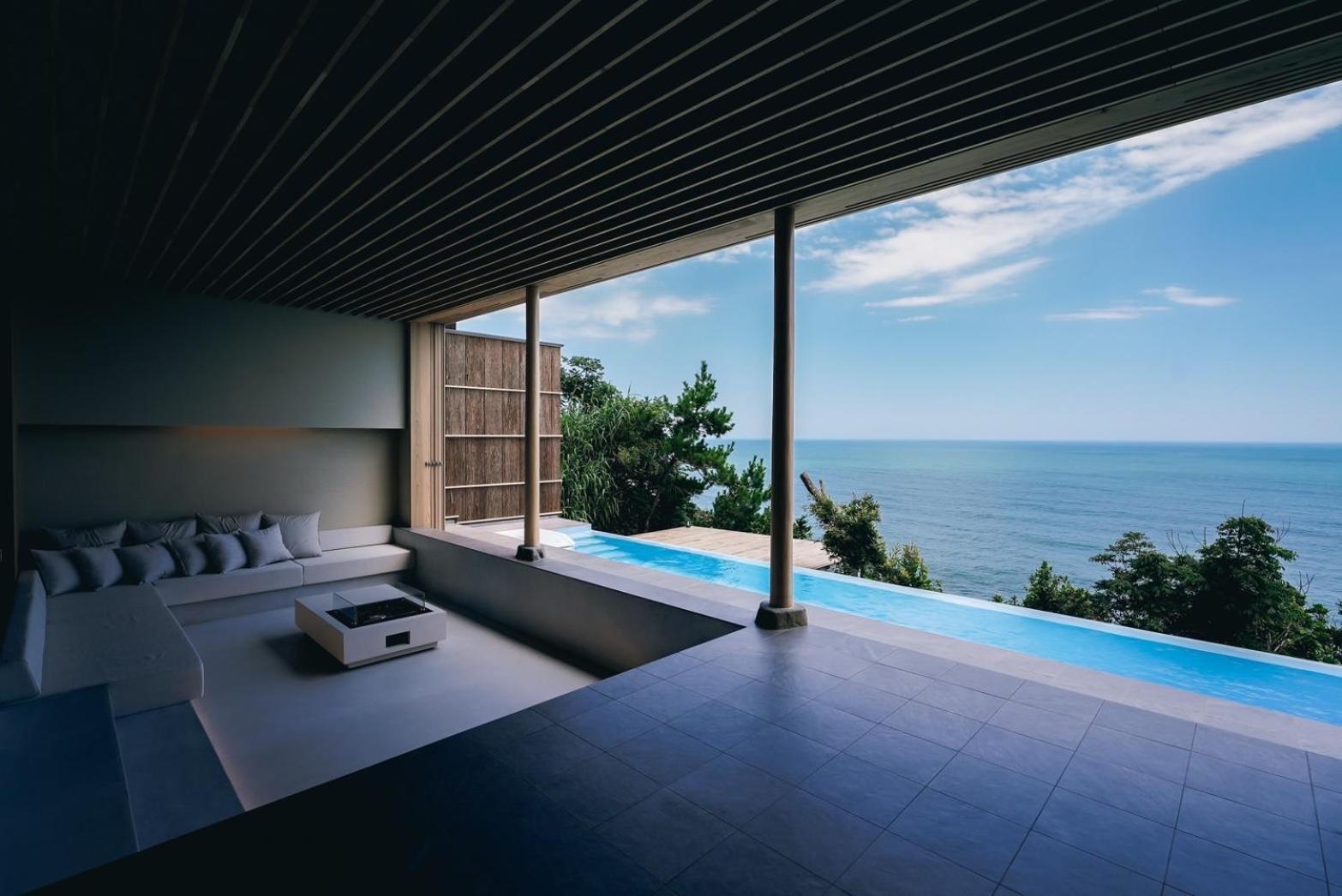 Photo 2 : 琴ヶ浜の渚
