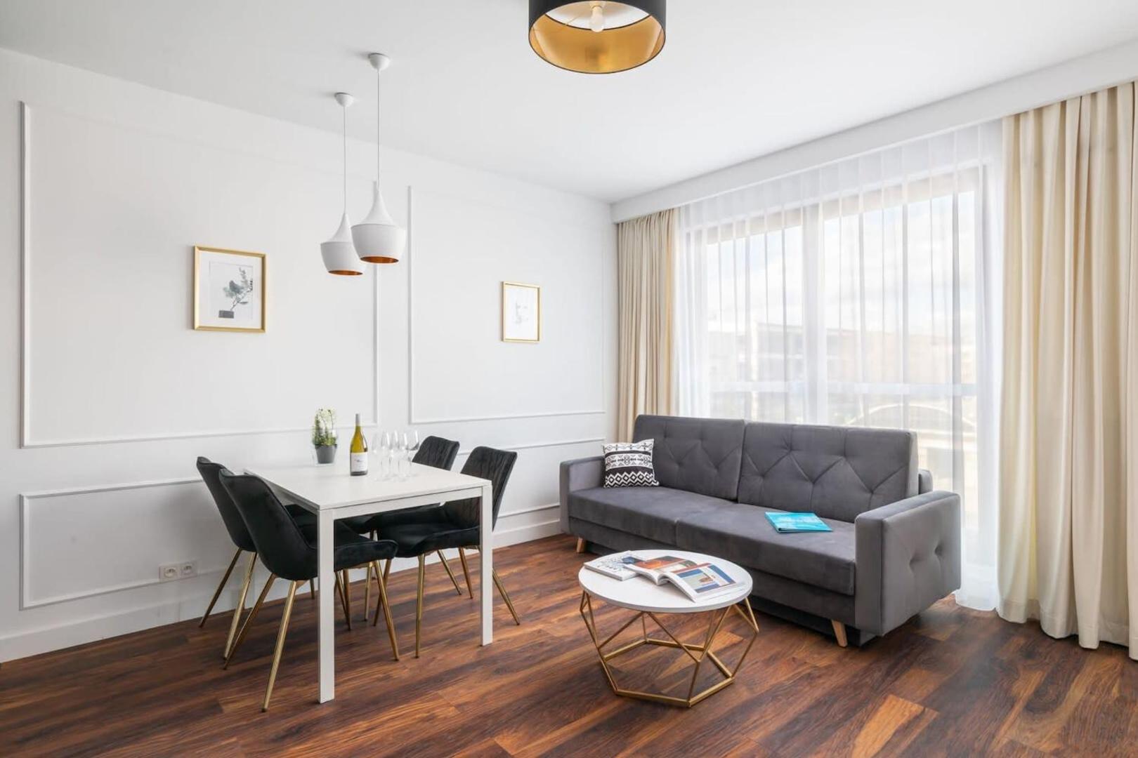 Foto 2: Classy & Prestigious Apartment Next To The Metro Station by Noclegi Renters