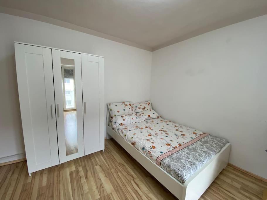 Fotografie 8: Room with Balcony in Neuburg