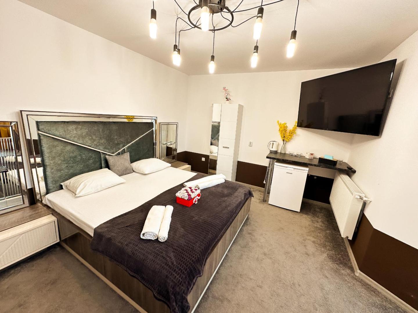 Photo 3 : Elixir Central Studio with Balcony & Panoramic View