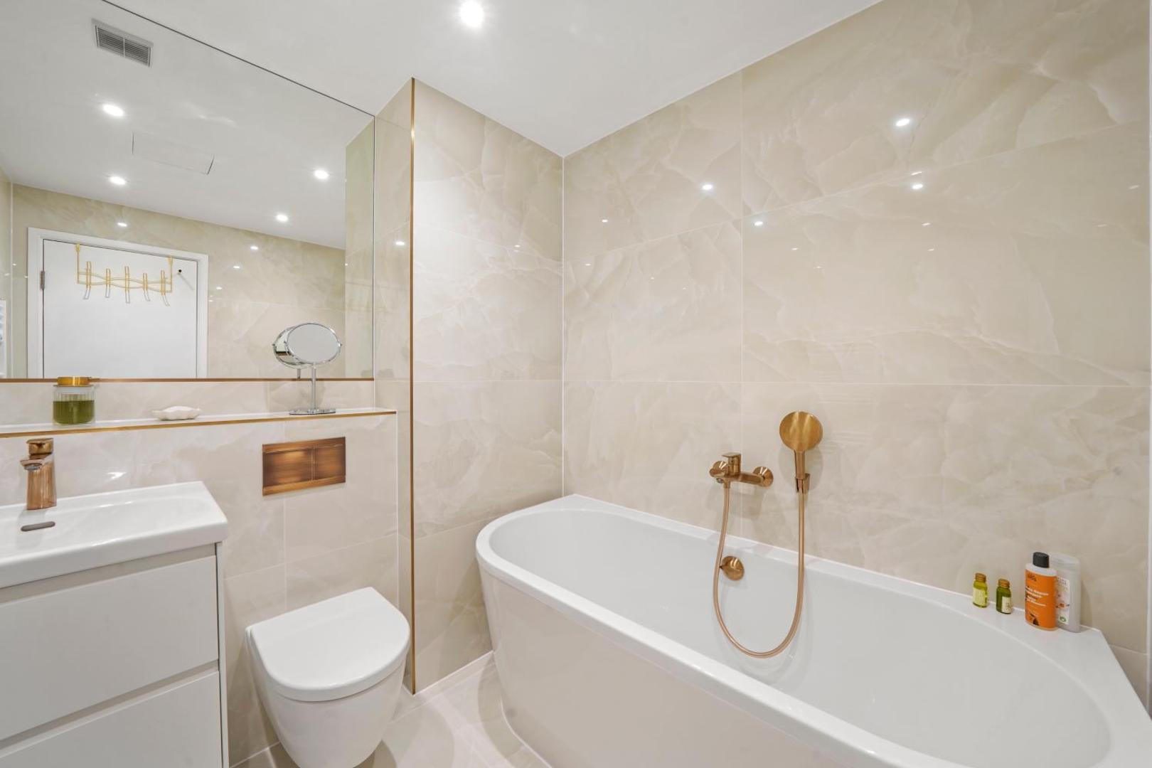 Bild 9: Flat 315, 33 Birtton Street