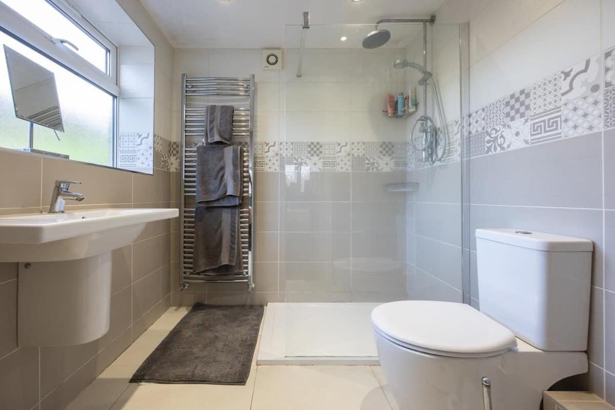Foto 10: Host & Stay - Downs Valley House