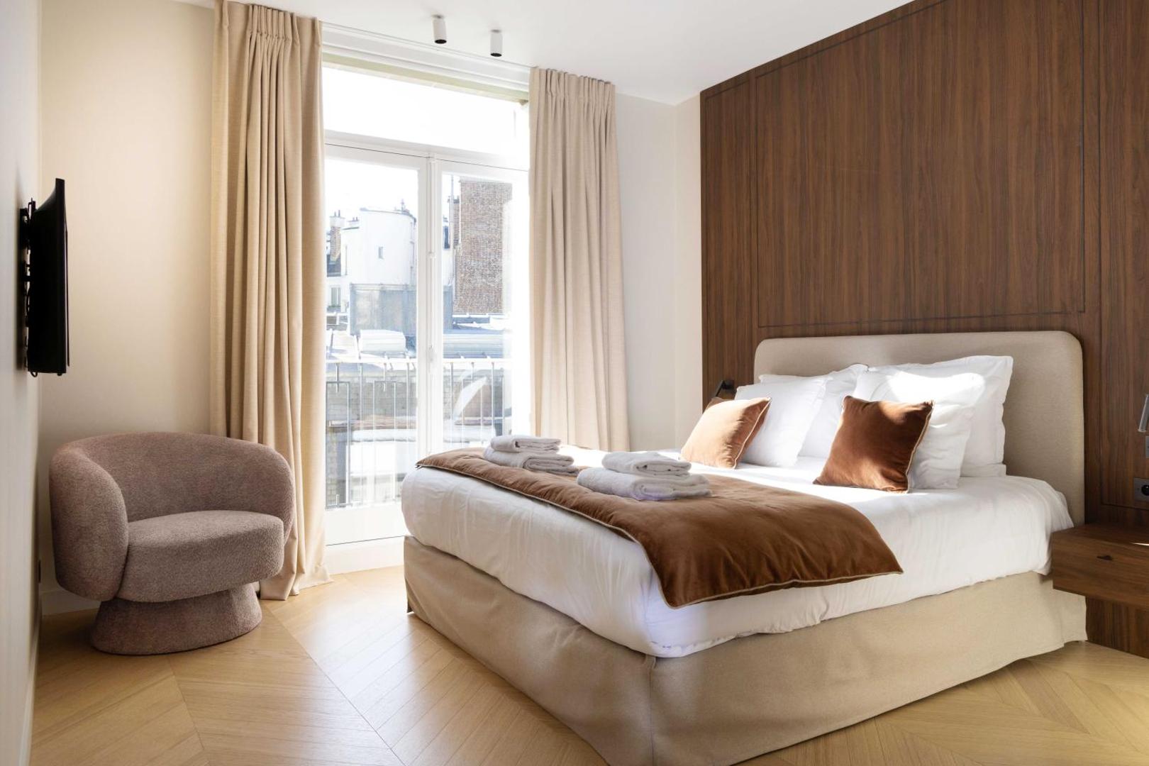 Foto 6: Spacious & Modern Property - Eiffel Tower
