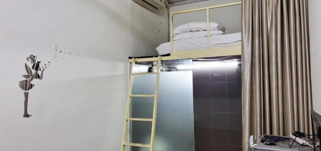 Kuva 2: Mini Studio 6 with MRT LRT