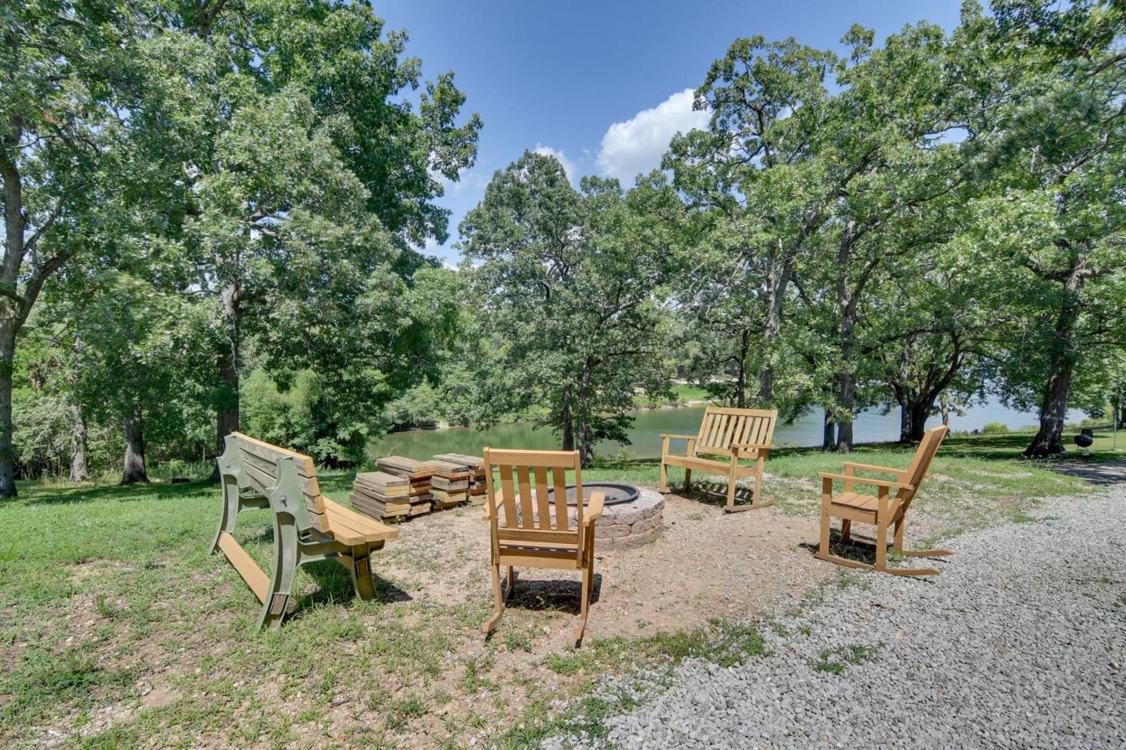 Foto 3: Charming Studio with Pool and Table Rock Lake Access!