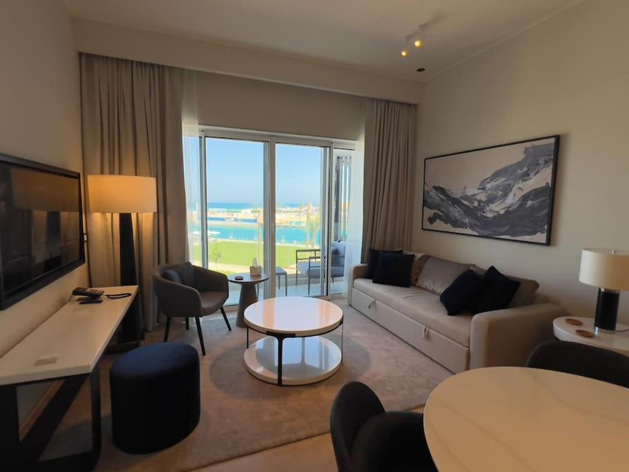 Foto 3: Marassi, Luxury Suite in Address Beach resort, service apartment