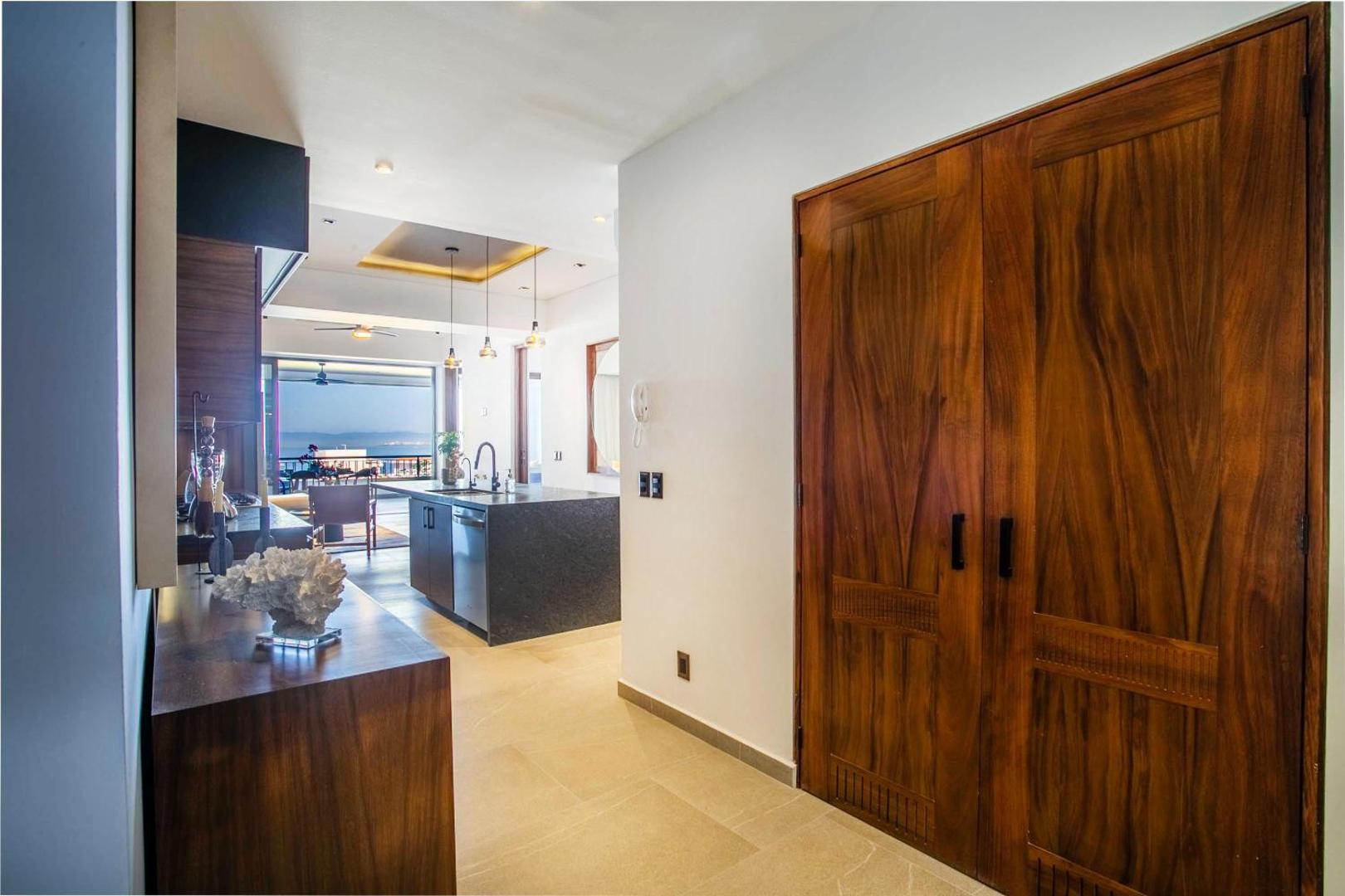 Fotografia 10: Pool, BBQ & Ocean View | Modern Amapas Condo