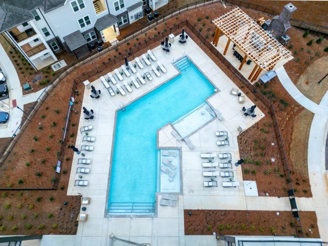 Foto 5: Upscale, New Apt, Pool, Long Stays