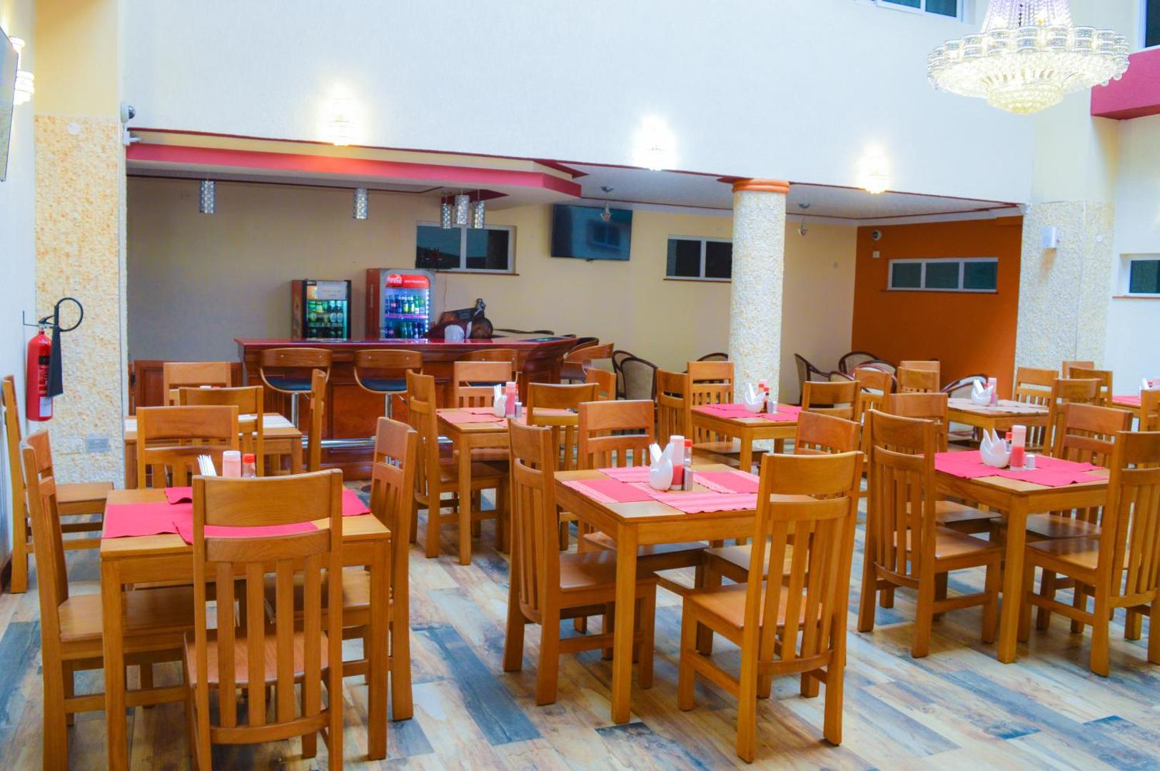 Foto 10: Red Ruby Hotel