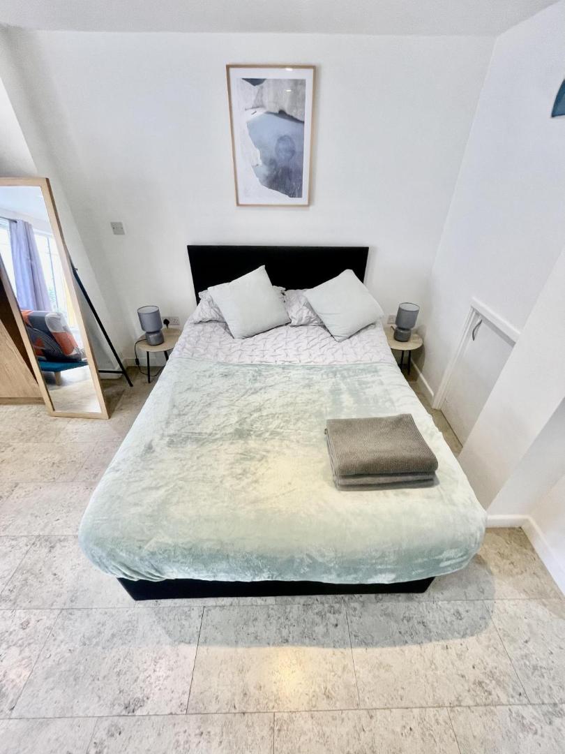Fotografie 2: Studio - Sleeps 2 - Parking - Wifi