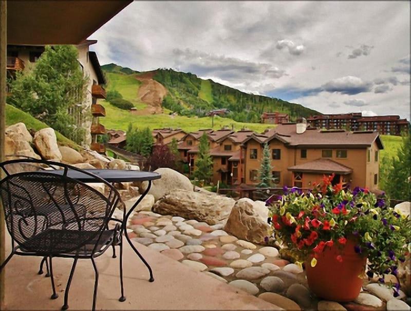 Foto 2: Pool, Hot Tub, Sauna, Amazing Ski Area Views, Partially Covered Patio