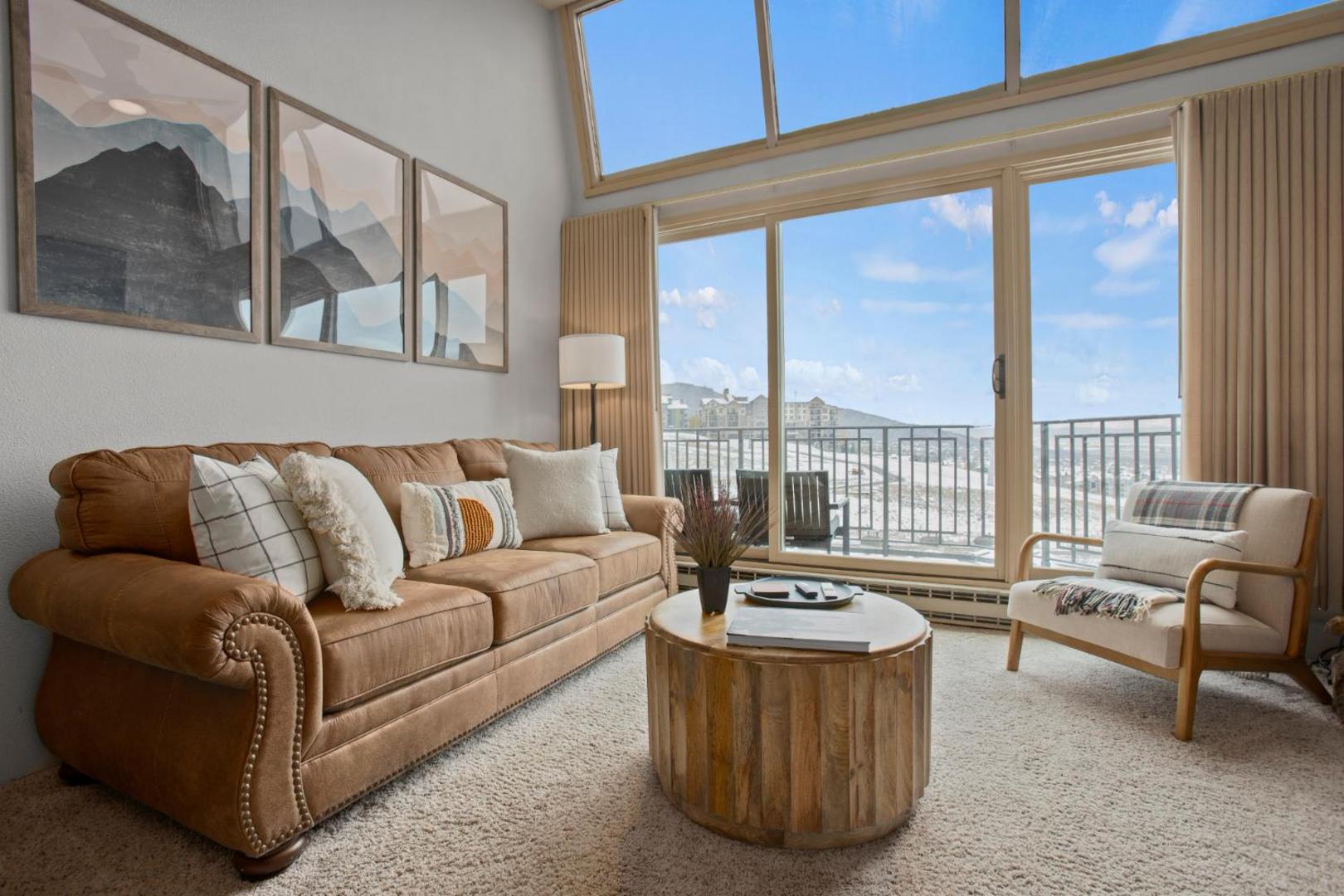 Foto 6: Pool, Hot Tub, Sauna, Ski In-Out, Amazing Ski Area Views, Top Floor Condo,