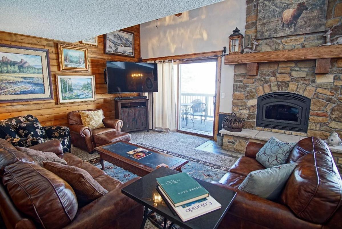 Deck with Views, Gas Grill, Renovated Luxurious Townhome on Burgess Creekの写真2