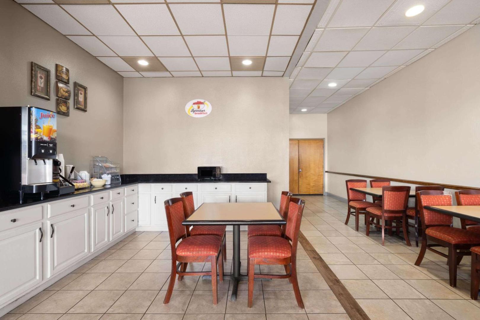 Foto 8: Super 8 by Wyndham Longview/North