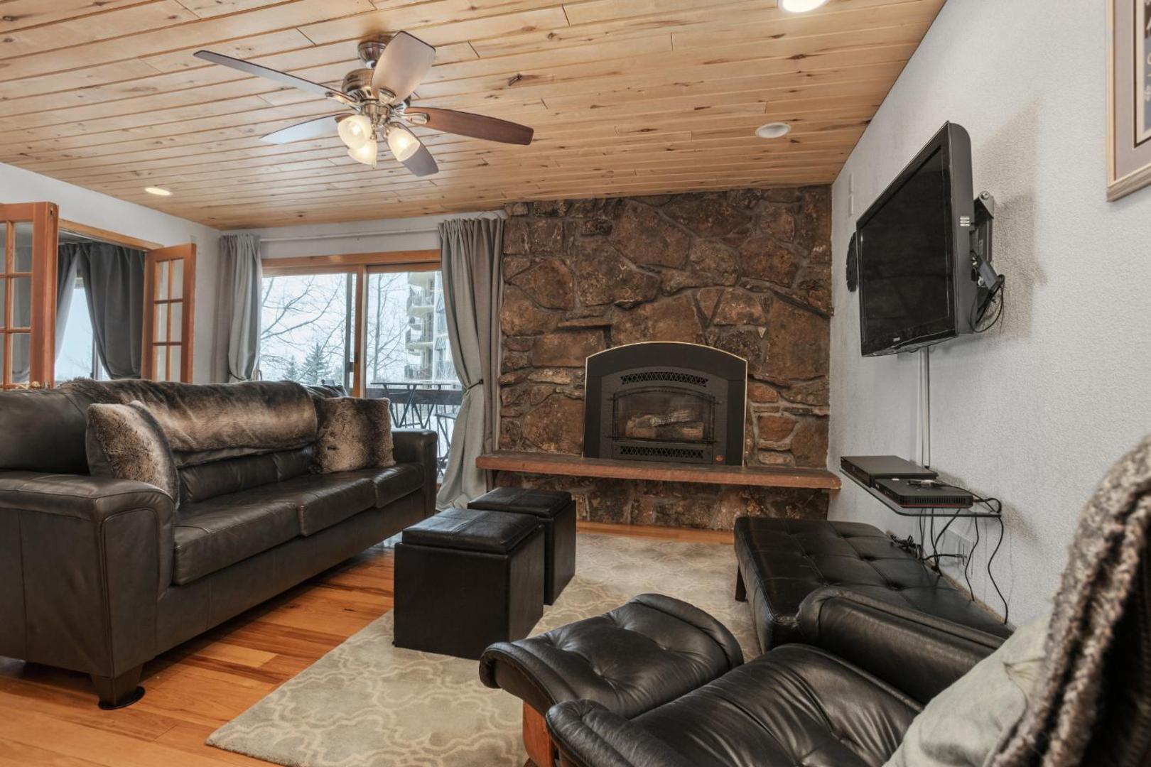 Foto 9: Ski In, Ski Out, Steam Shower in Unit, Outdoor Hot Tub