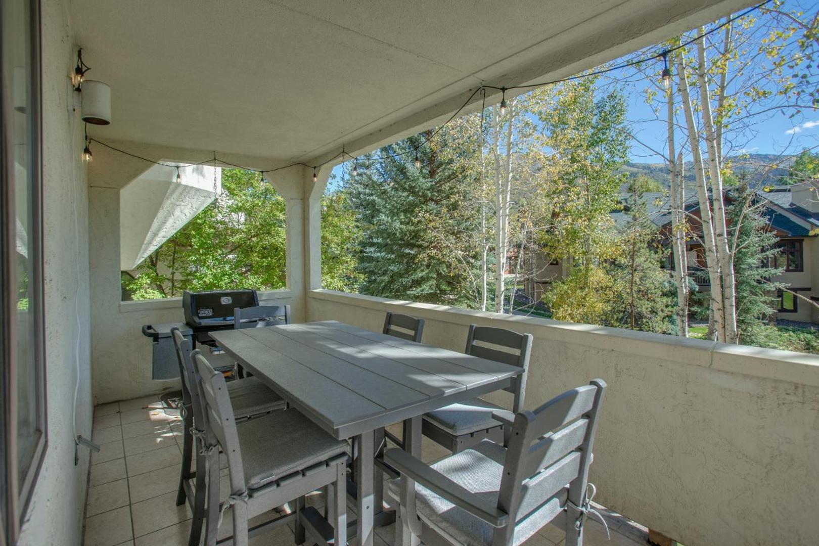 Фотография 3: Pool, Hot Tub, Balcony over Burgess Creek, Walk to Gondola Square