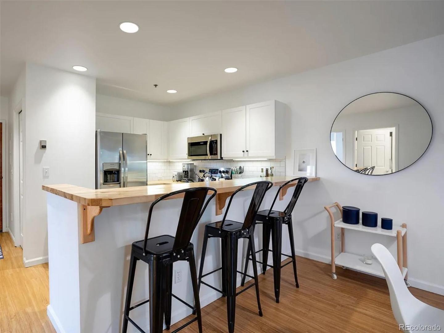 Фотография 9: Pool & Hot Tub, Easy Walk to Slopes, Ski Season Shuttle, Luxury for Families